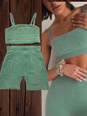 Gymshark x Whitney Simmons Eyelash Knit loungewear set in green size small